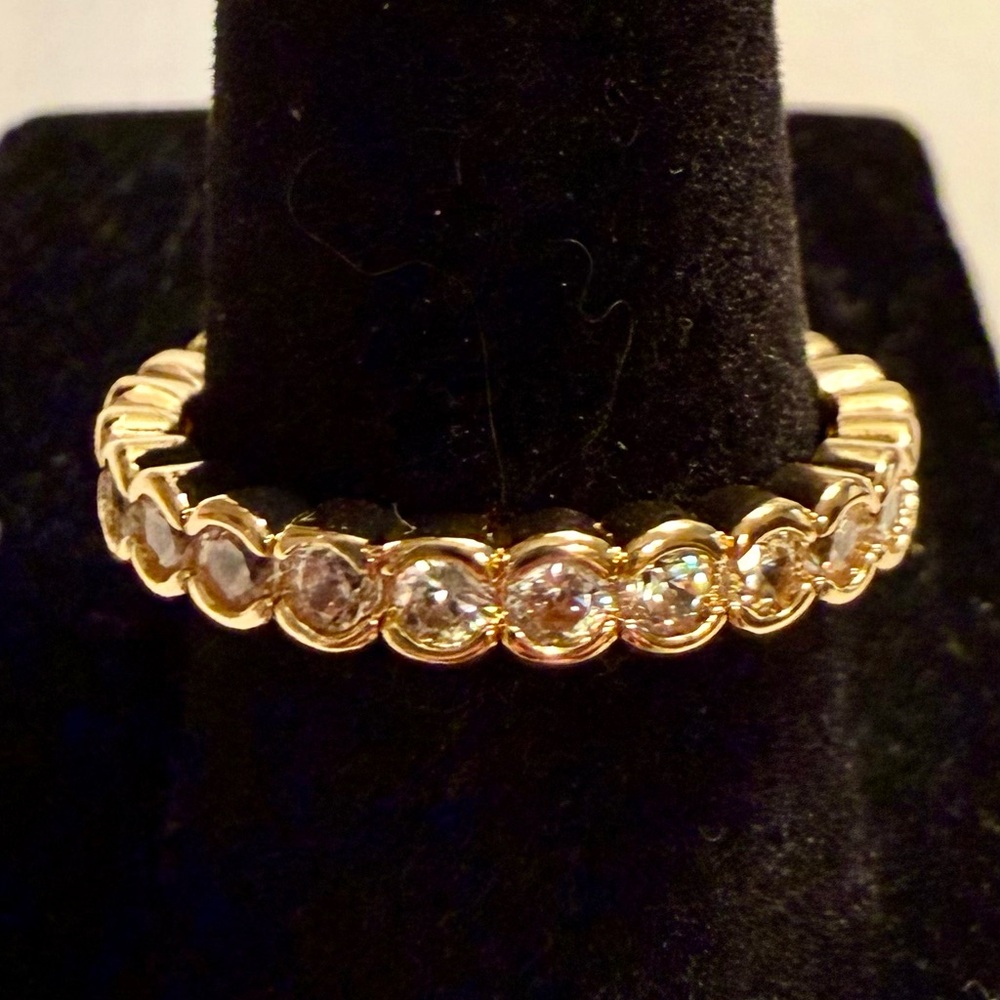 Ring - sz 8 - gold tone band with clear crystals - new! Dainty - classic. - Picture 4 of 10